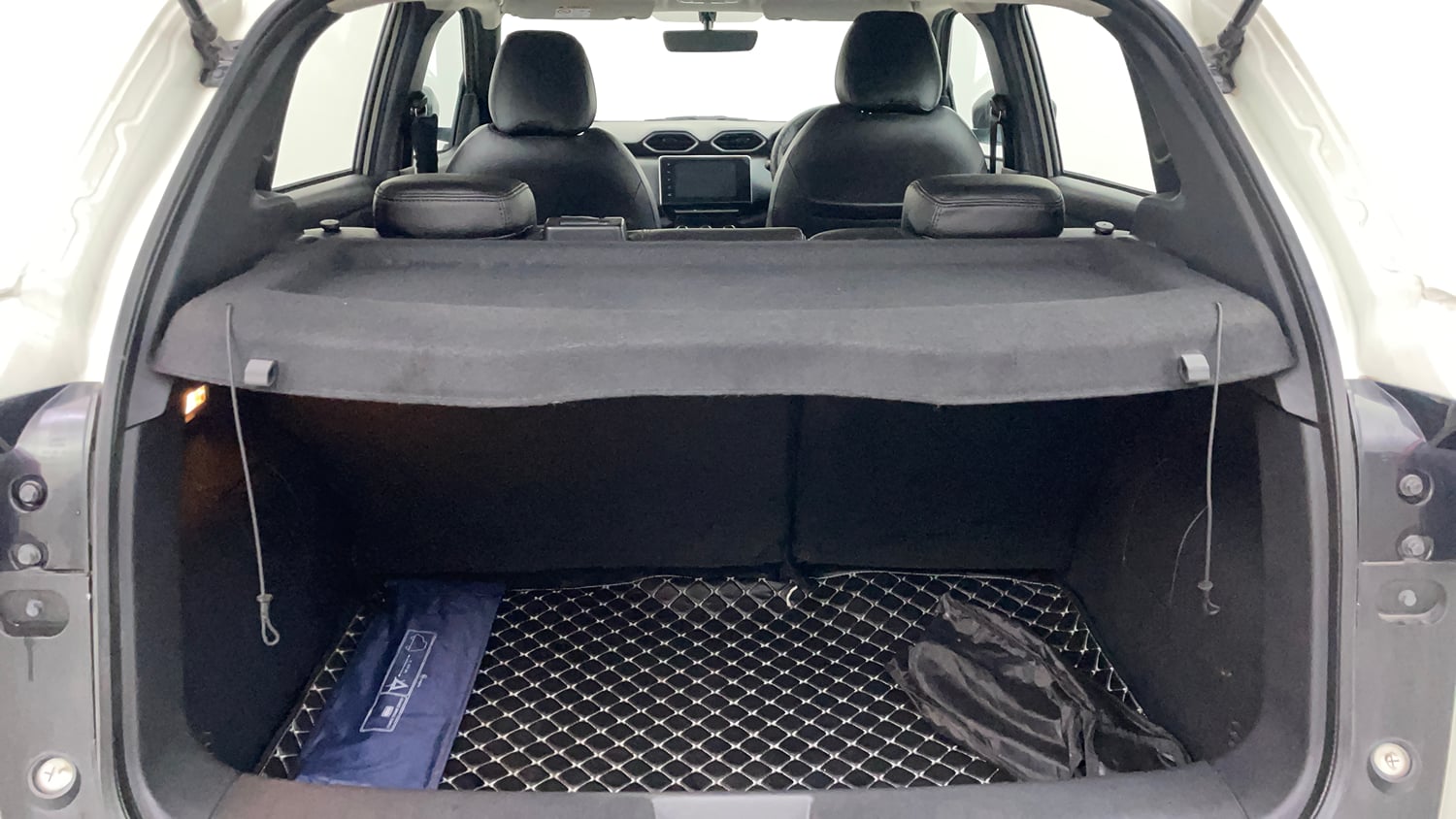 Used 2025 Nissan Magnite N-Connecta HRAO 1.0 Turbo Petrol CVT Petrol Automatic interior DICKY INSIDE VIEW
