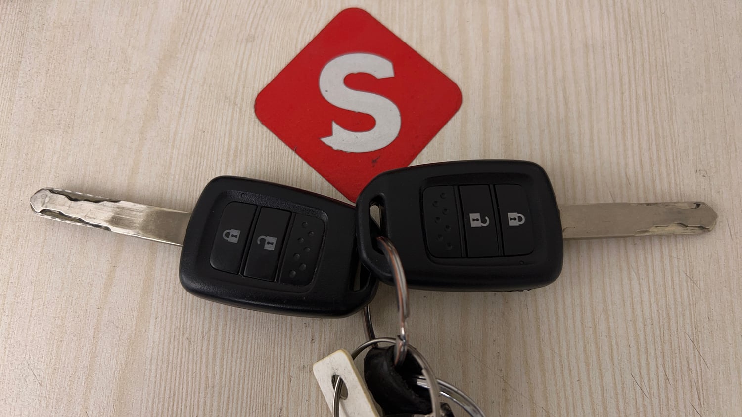 Used 2016 Honda City V Petrol Manual extra CAR KEY VIEW