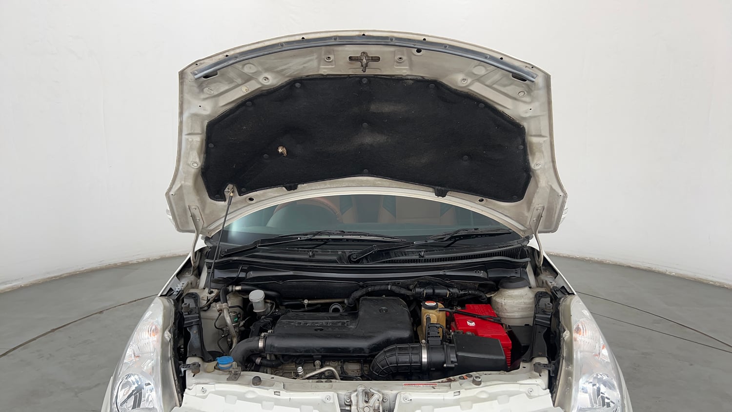 Used 2013 Maruti Suzuki Swift VDi Diesel Manual engine ENGINE & BONNET OPEN FRONT VIEW