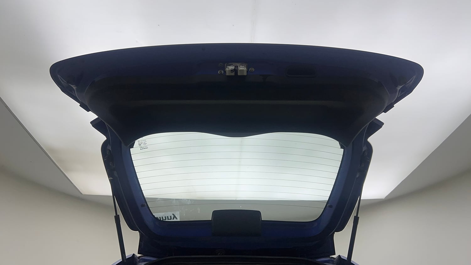 Used 2017 Maruti Suzuki Ignis Alpha 1.2 MT Petrol Manual interior DICKY DOOR OPEN VIEW