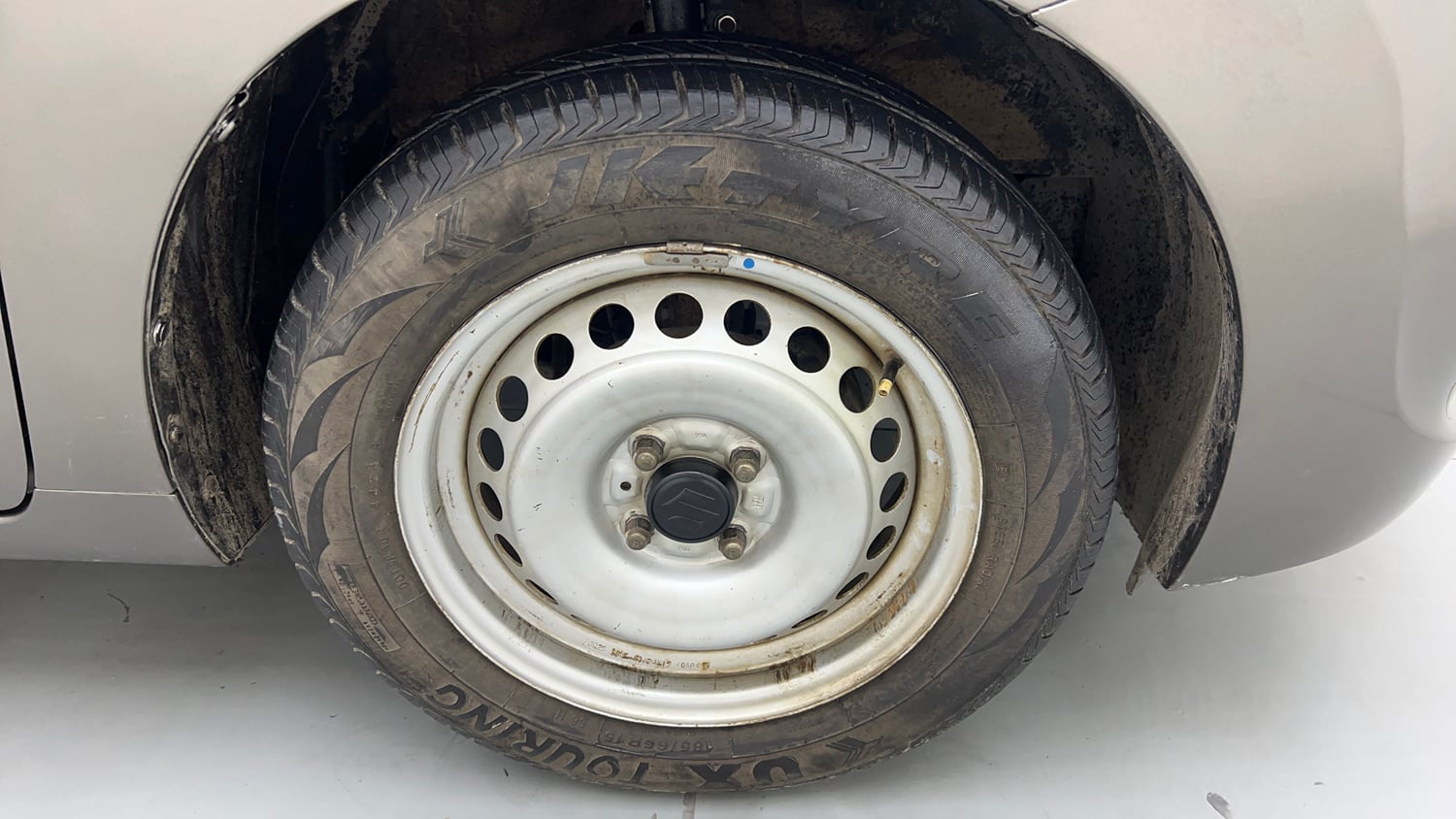 Used 2020 Maruti Suzuki Baleno Sigma Petrol Manual tyres RIGHT FRONT TYRE RIM VIEW