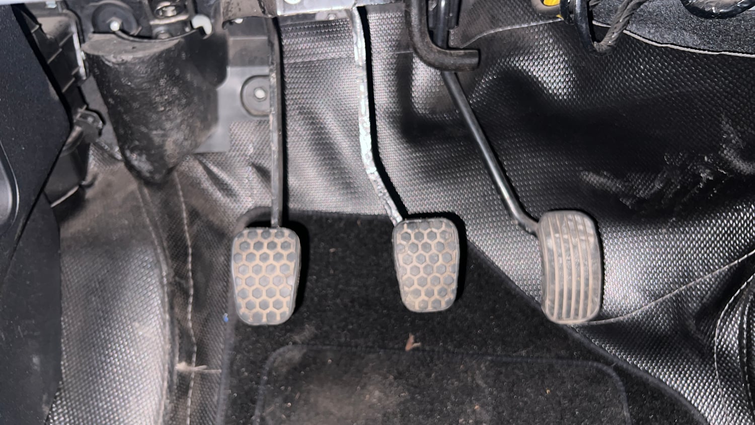 Used 2021 Tata Tiago XT Petrol Manual interior PEDALS VIEW