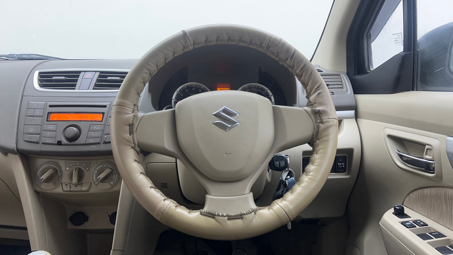 Used 2015 Maruti Suzuki Ertiga Vxi Petrol Manual interior STEERING VIEW