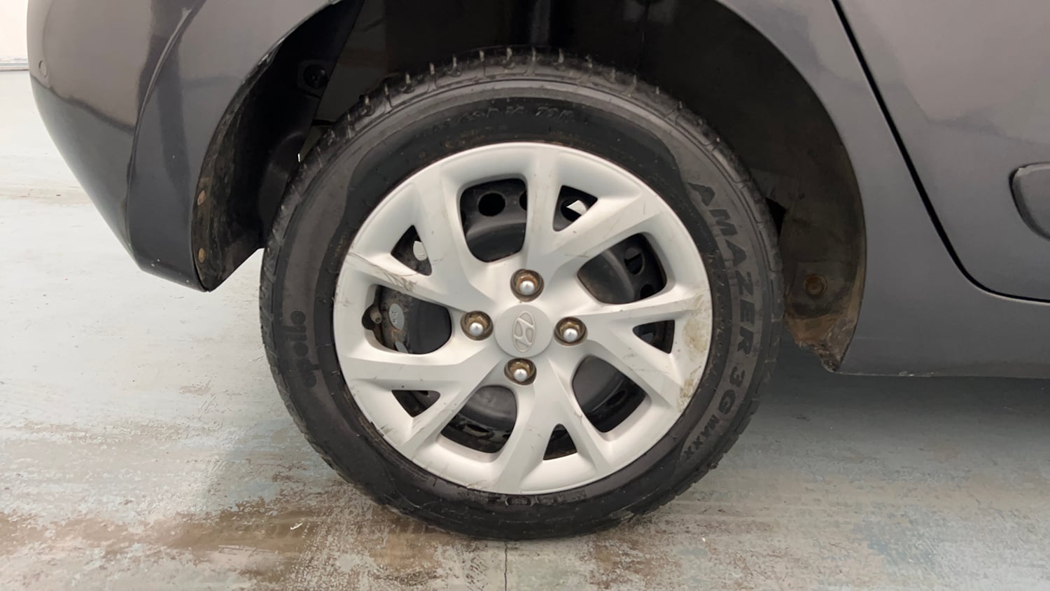 Used 2020 Hyundai Grand i10 Sportz 1.2 Kappa VTVT Petrol Manual tyres RIGHT REAR TYRE RIM VIEW