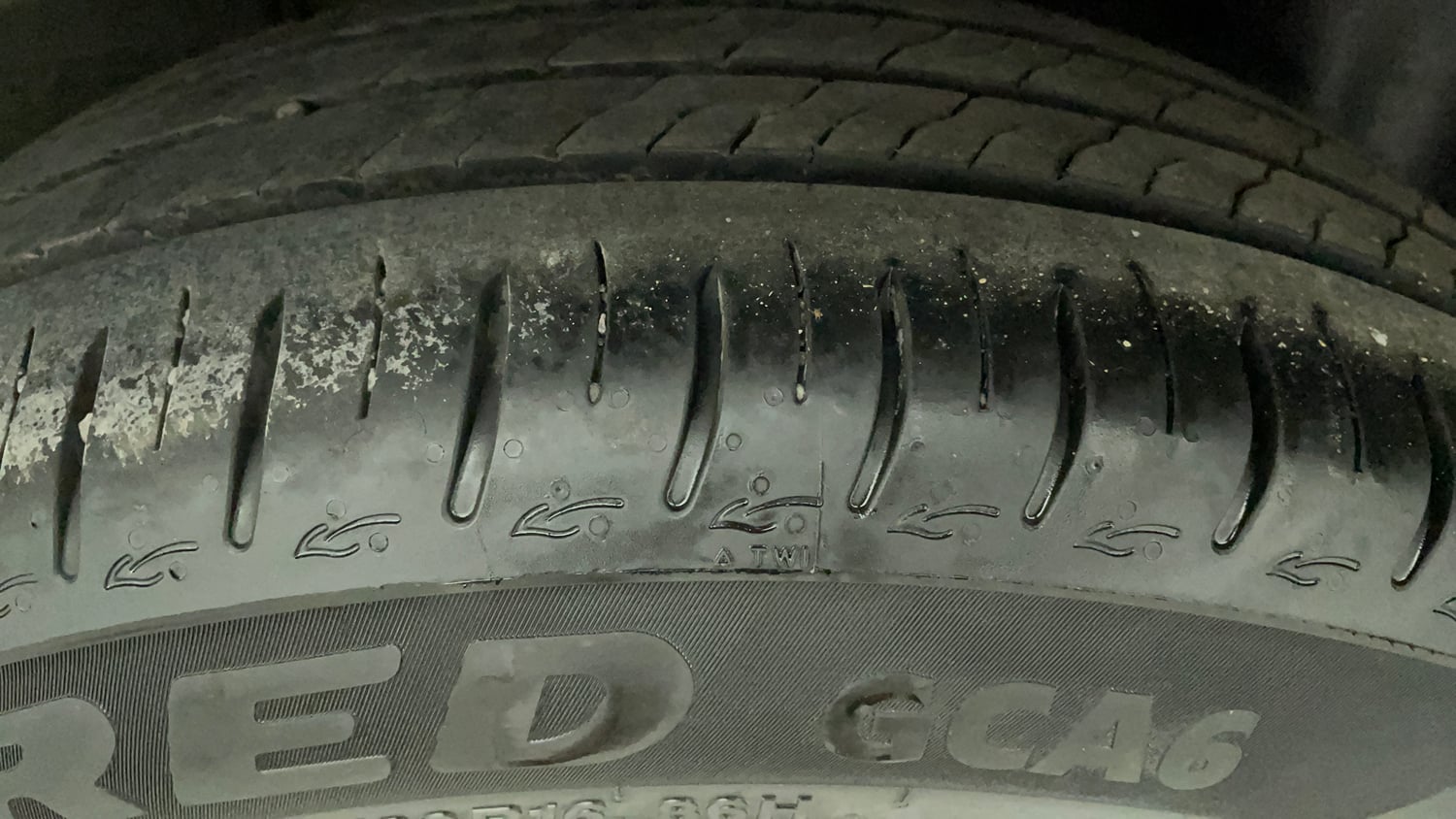Used 2023 Tata Altroz XZ Plus (S) Petrol Manual tyres LEFT REAR TYRE TREAD VIEW