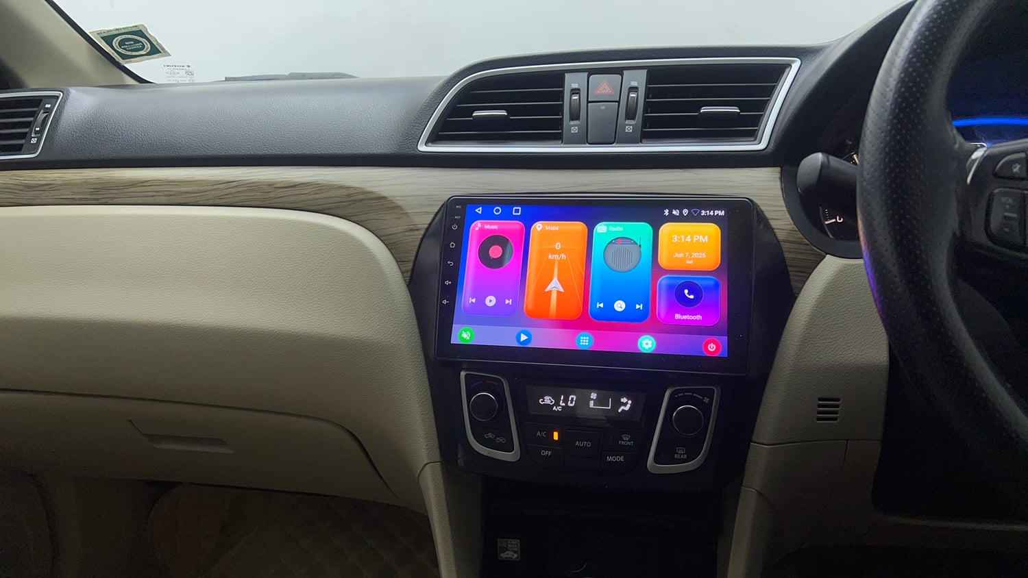 Used 2020 Maruti Suzuki Ciaz Delta Hybrid 1.5 AT Petrol Automatic interior MUSIC SYSTEM & AC CONTROL VIEW