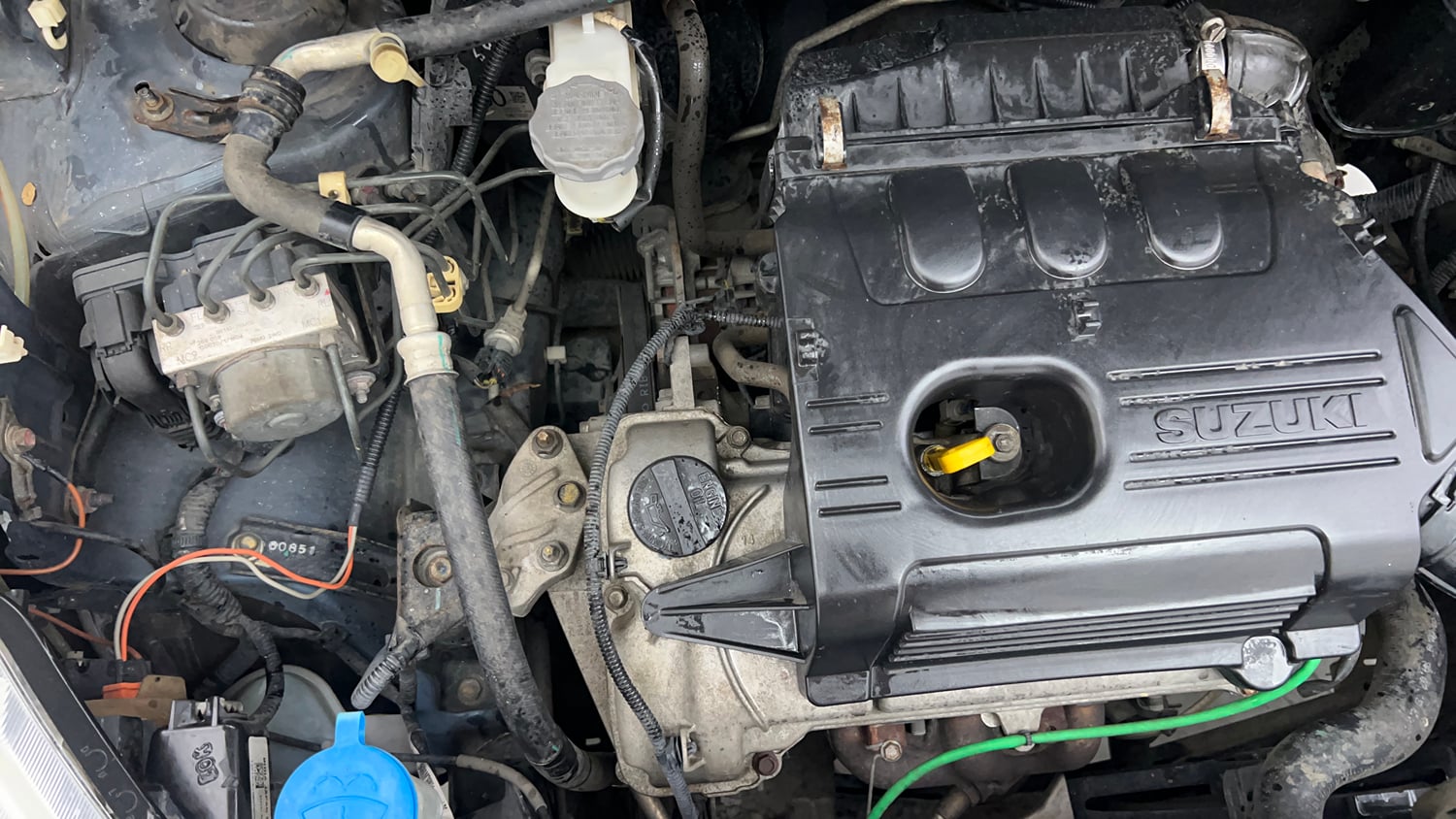 Used 2015 Maruti Suzuki Celerio ZXi Opt Petrol Manual engine ENGINE RIGHT SIDE VIEW
