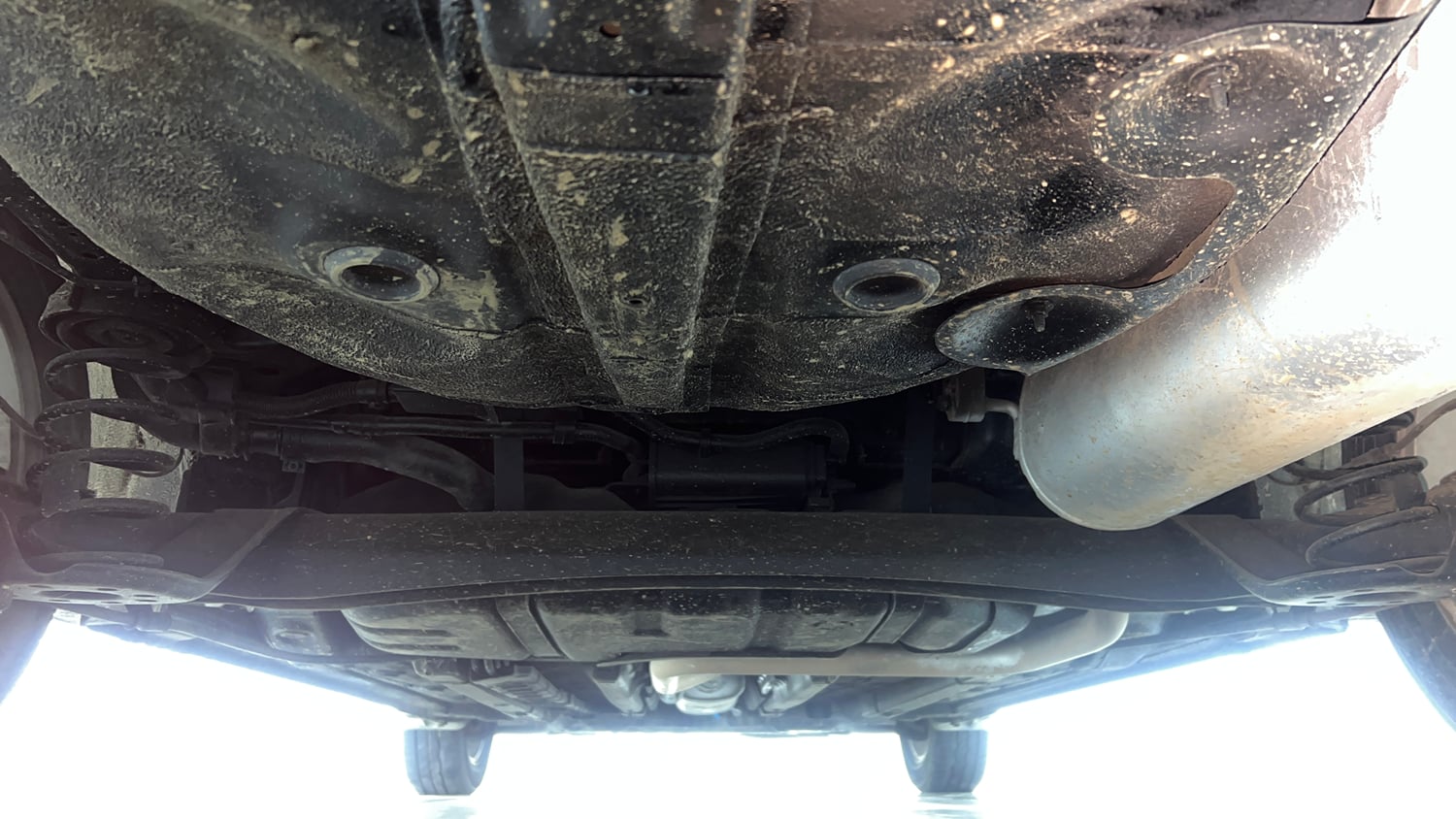 Used 2018 Hyundai Verna EX 1.6 VTVT AT Petrol Automatic extra REAR UNDERBODY VIEW (TAKEN FROM REAR)