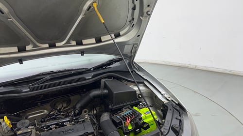 Used 2017 Volkswagen Polo Comfortline 1.2L (P) Petrol Manual engine ENGINE LEFT SIDE HINGE & APRON VIEW