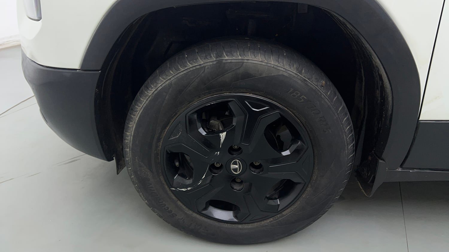 Used 2023 Tata Punch Accomplished MT Petrol Manual tyres LEFT FRONT TYRE RIM VIEW