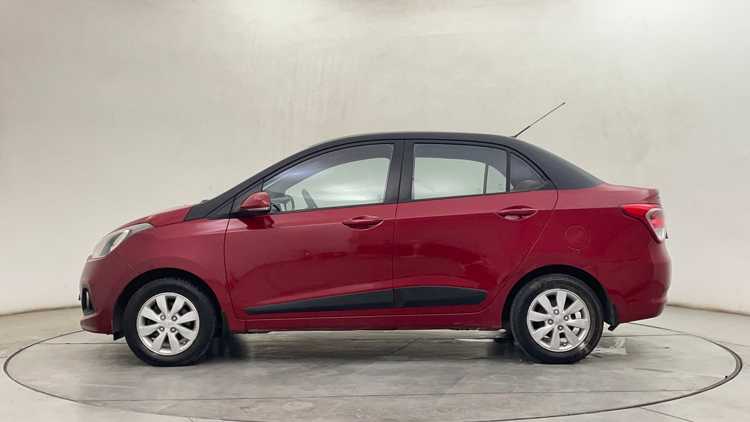 Used 2014 Hyundai Xcent S 1.2 (O) Petrol Manual exterior LEFT SIDE VIEW