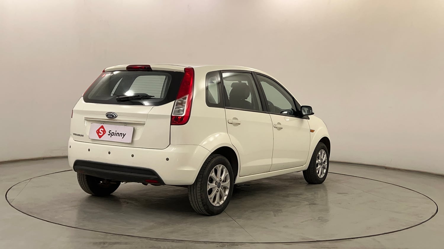 Used 2014 Ford Figo Duratec Petrol Titanium 1.2 Petrol Manual exterior RIGHT REAR CORNER VIEW