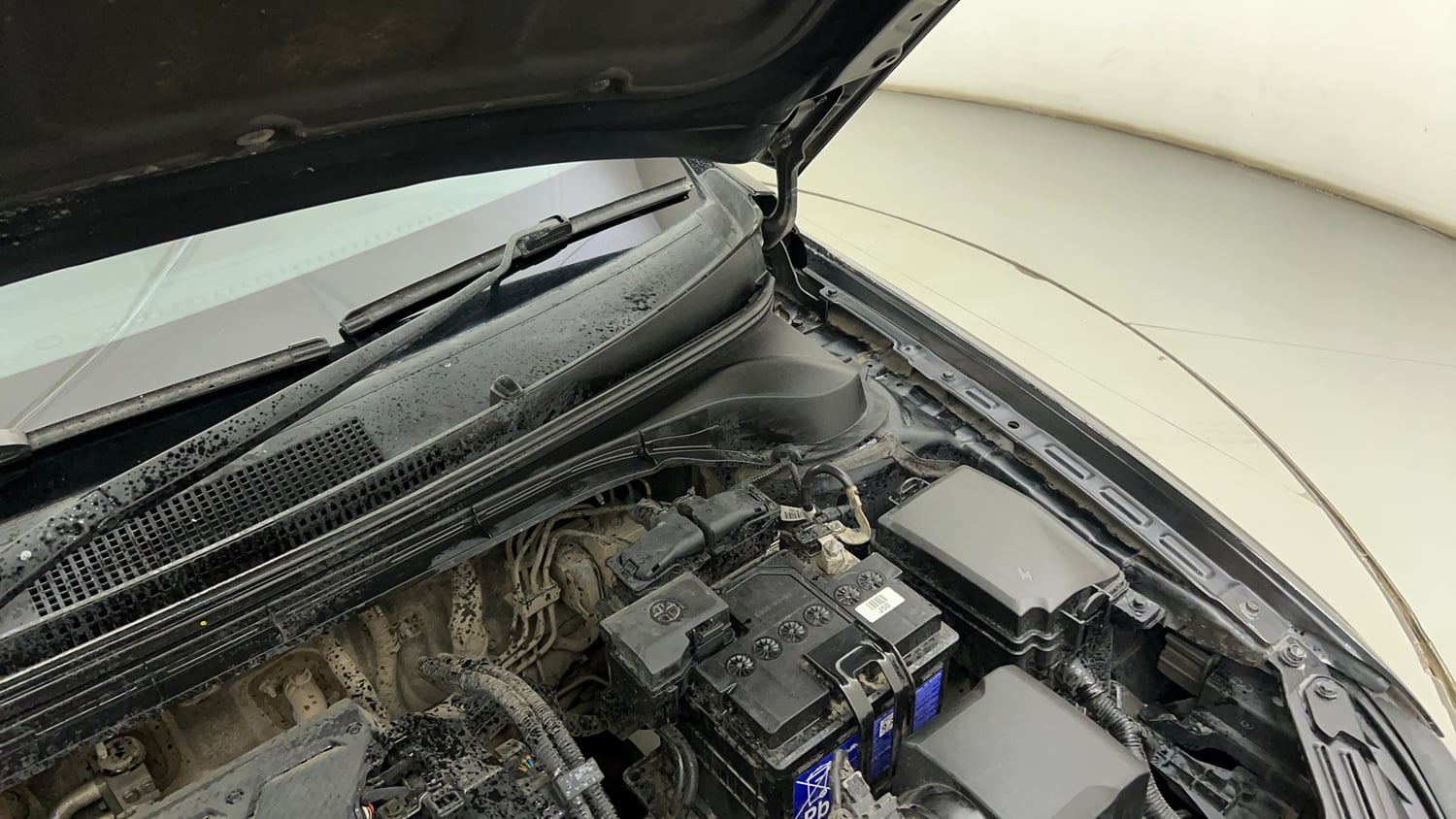 Used 2024 Hyundai Verna SX 1.5 Petrol MT Petrol Manual engine ENGINE LEFT SIDE HINGE & APRON VIEW