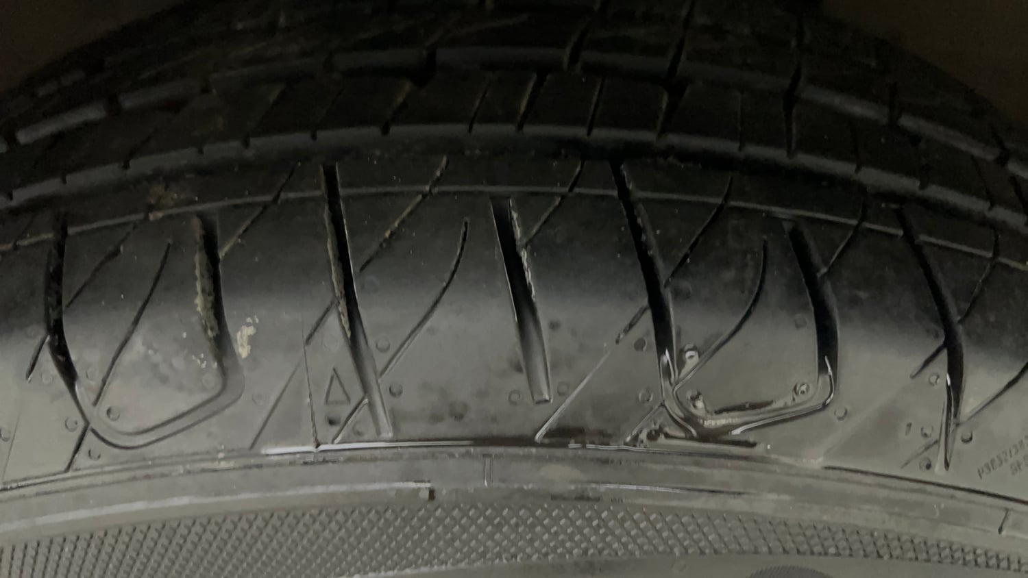 Used 2022 Tata Nexon XZA Plus Diesel Diesel Automatic tyres RIGHT FRONT TYRE TREAD VIEW