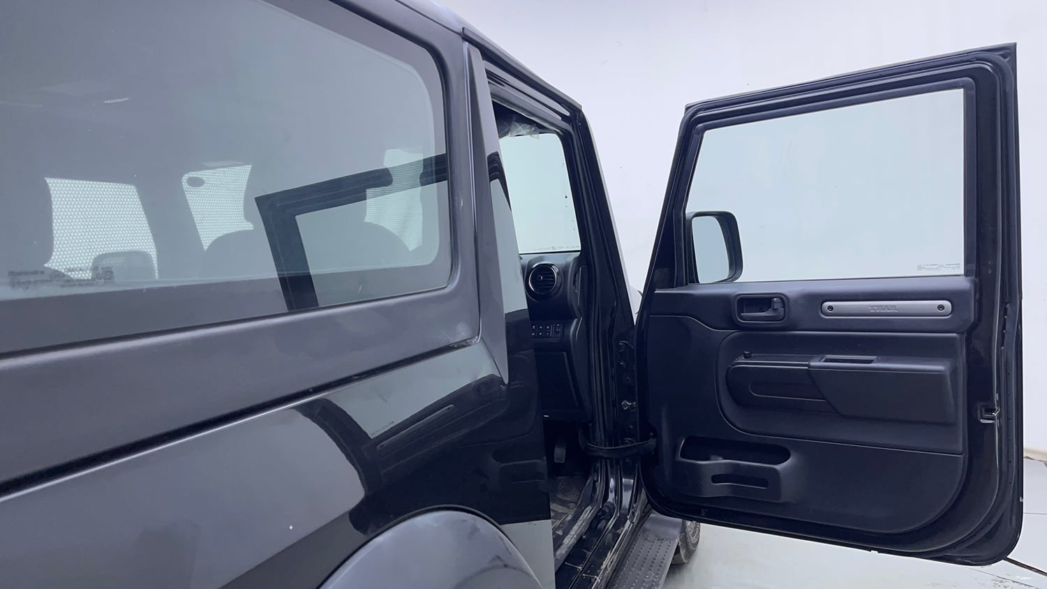 Used 2022 mahindra Thar LX Hard Top Petrol AT 4WD Petrol Automatic interior RIGHT FRONT DOOR OPEN VIEW