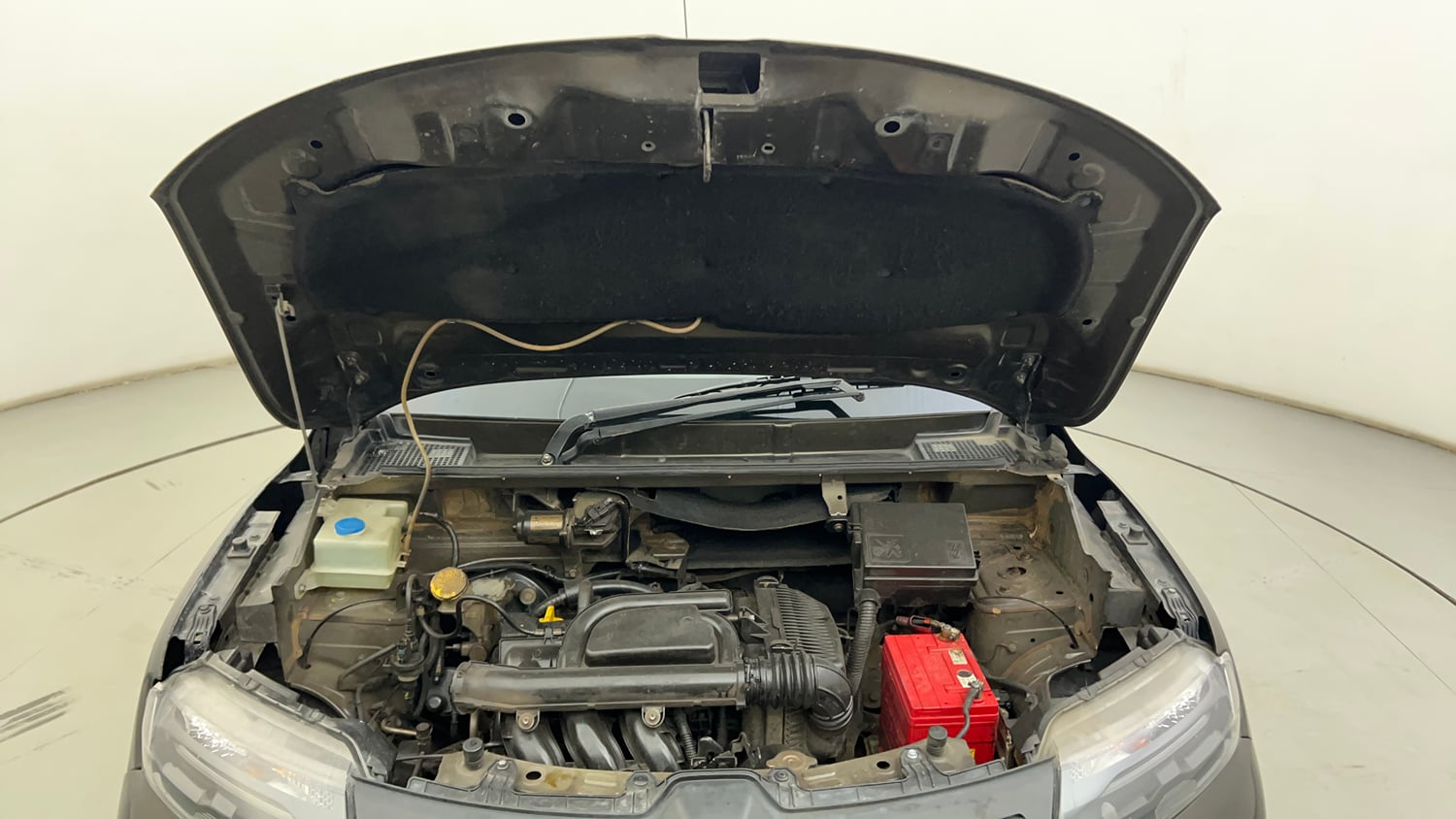 Used 2020 Renault Kwid RXT 1.0 Opt Petrol Manual engine ENGINE & BONNET OPEN FRONT VIEW