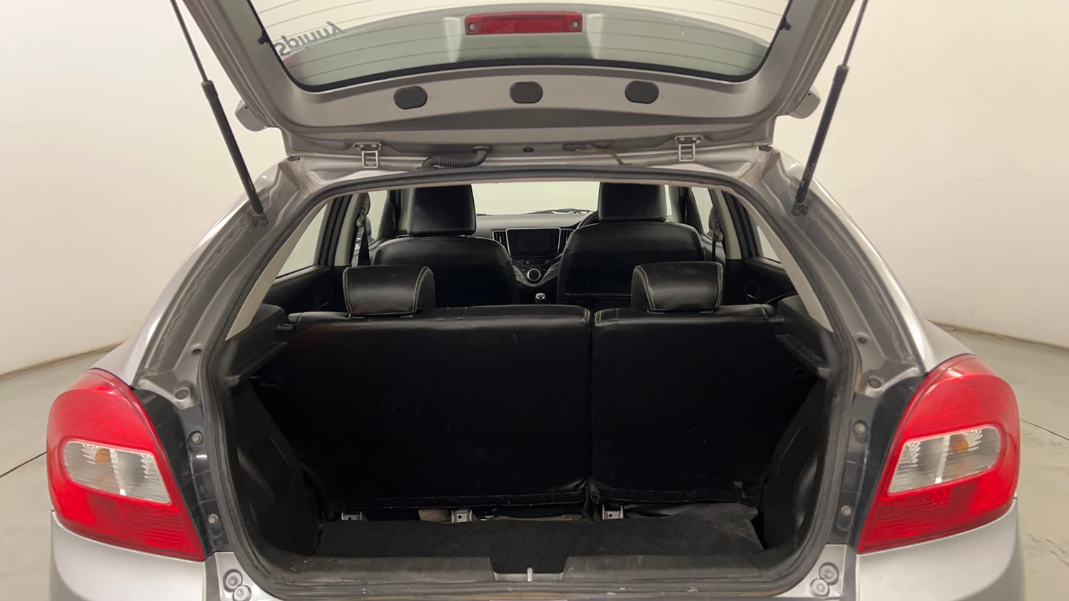 Used 2020 Maruti Suzuki Baleno Zeta Petrol Manual interior DICKY INSIDE VIEW