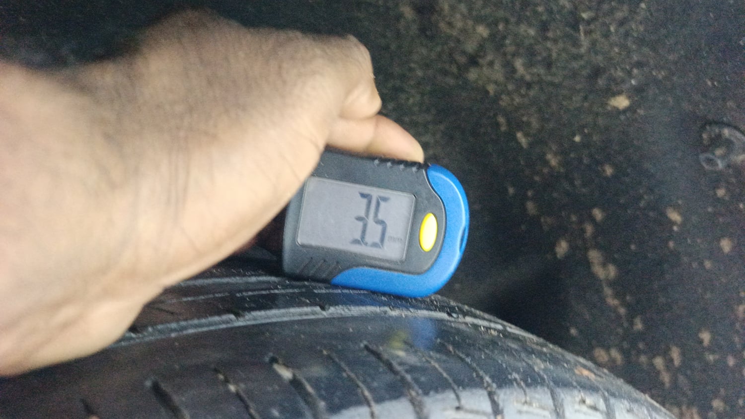 Used 2019 Maruti Suzuki Baleno Delta Petrol Manual tyres RIGHT REAR TYRE TREAD VIEW