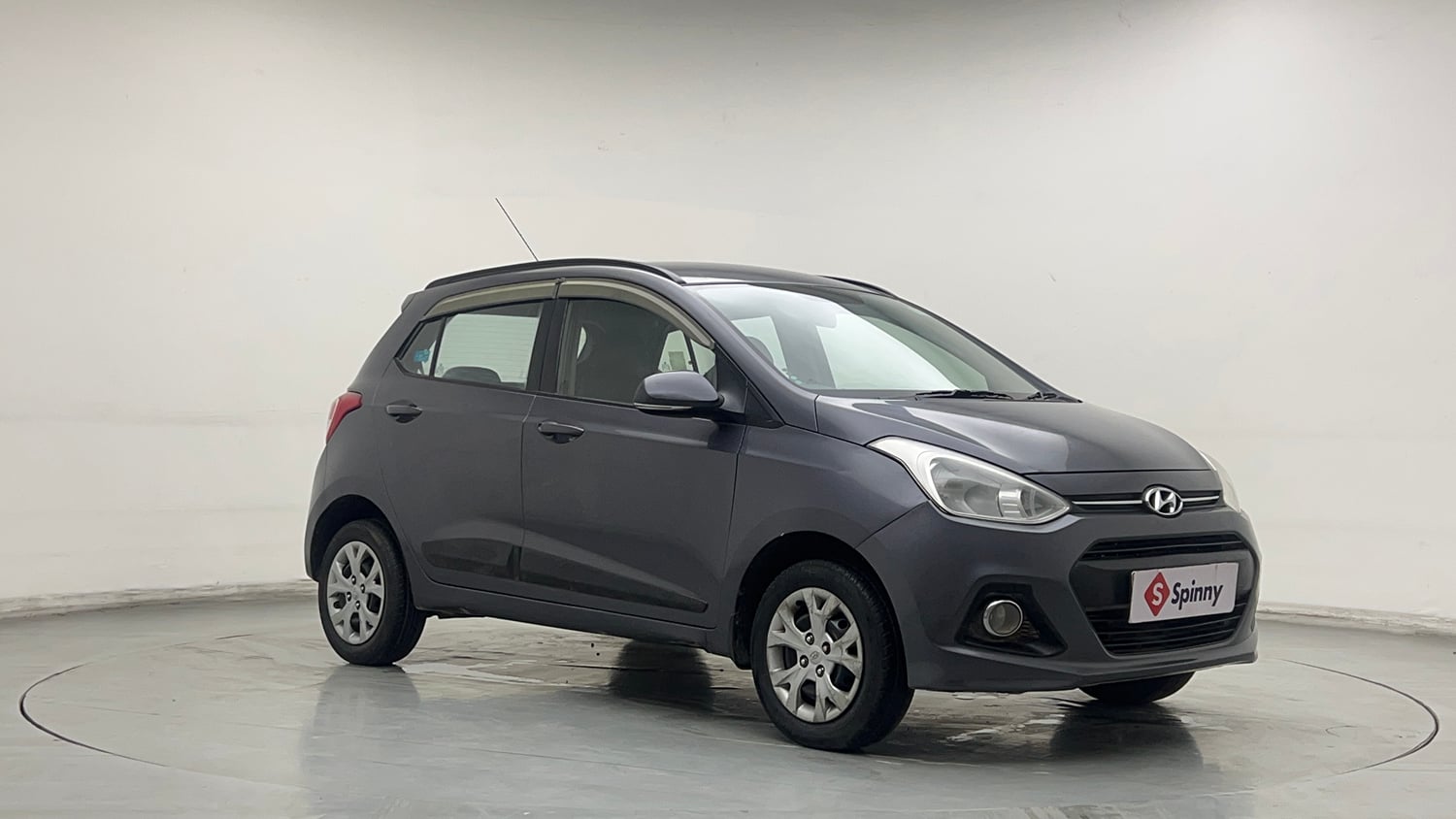 Used 2017 Hyundai Grand i10 Sportz 1.2 Kappa VTVT Petrol Manual exterior RIGHT FRONT CORNER VIEW