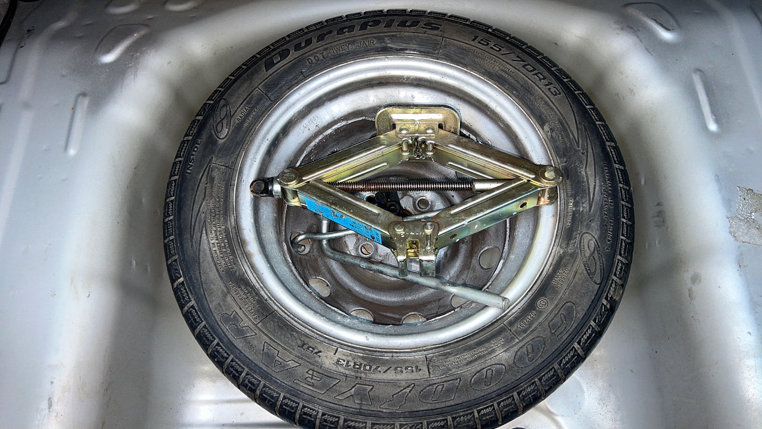 Used 2018 Hyundai Eon Era + Petrol Manual tyres SPARE TYRE VIEW