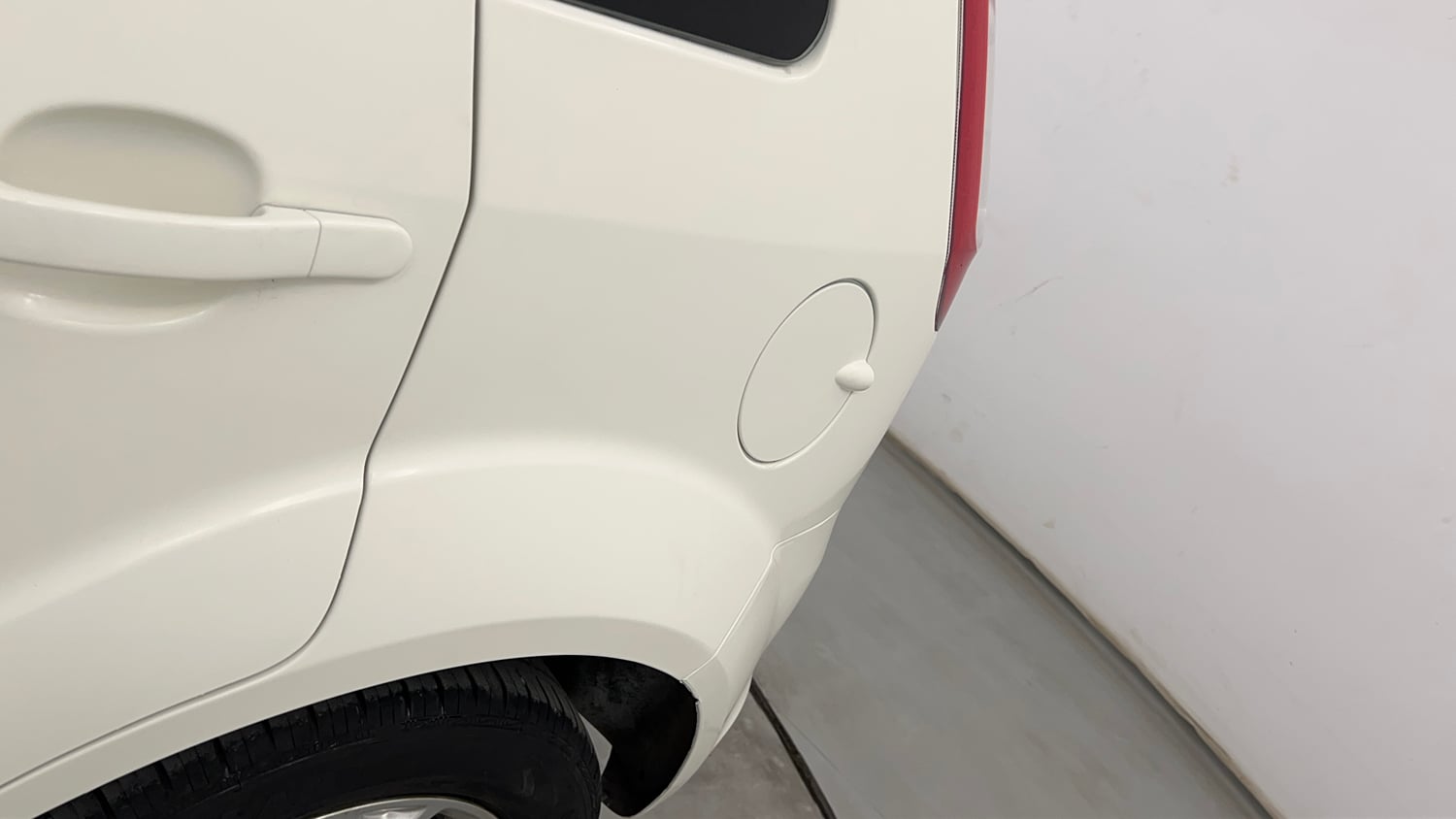 Used 2014 Ford Figo Duratec Petrol Titanium 1.2 Petrol Manual dents MINOR SCRATCH
