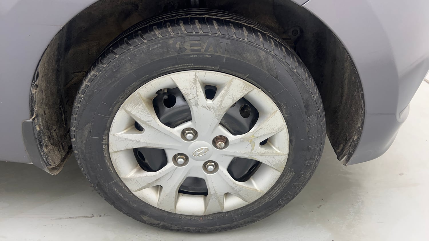 Used 2017 Hyundai Grand i10 Sportz 1.2 Kappa VTVT Petrol Manual tyres RIGHT FRONT TYRE RIM VIEW