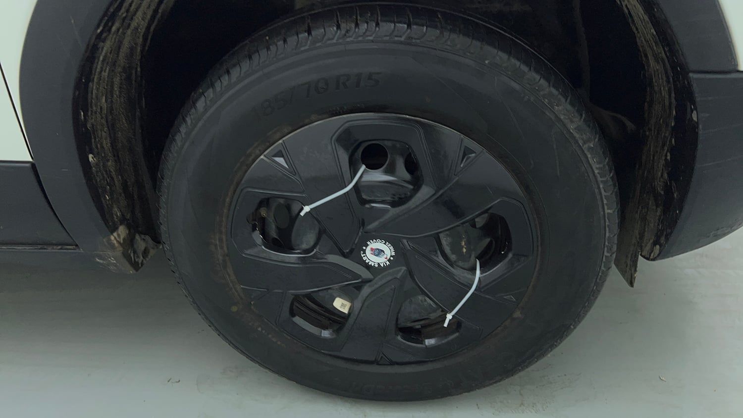 Used 2024 Tata Punch Adventure Rhythm AMT Petrol Automatic tyres RIGHT FRONT TYRE RIM VIEW