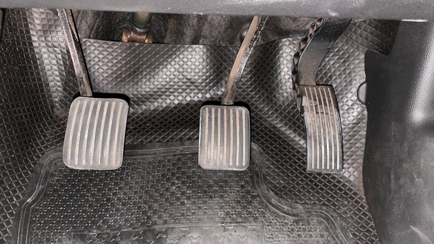 Used 2014 Hyundai Xcent S 1.2 (O) Petrol Manual interior PEDALS VIEW