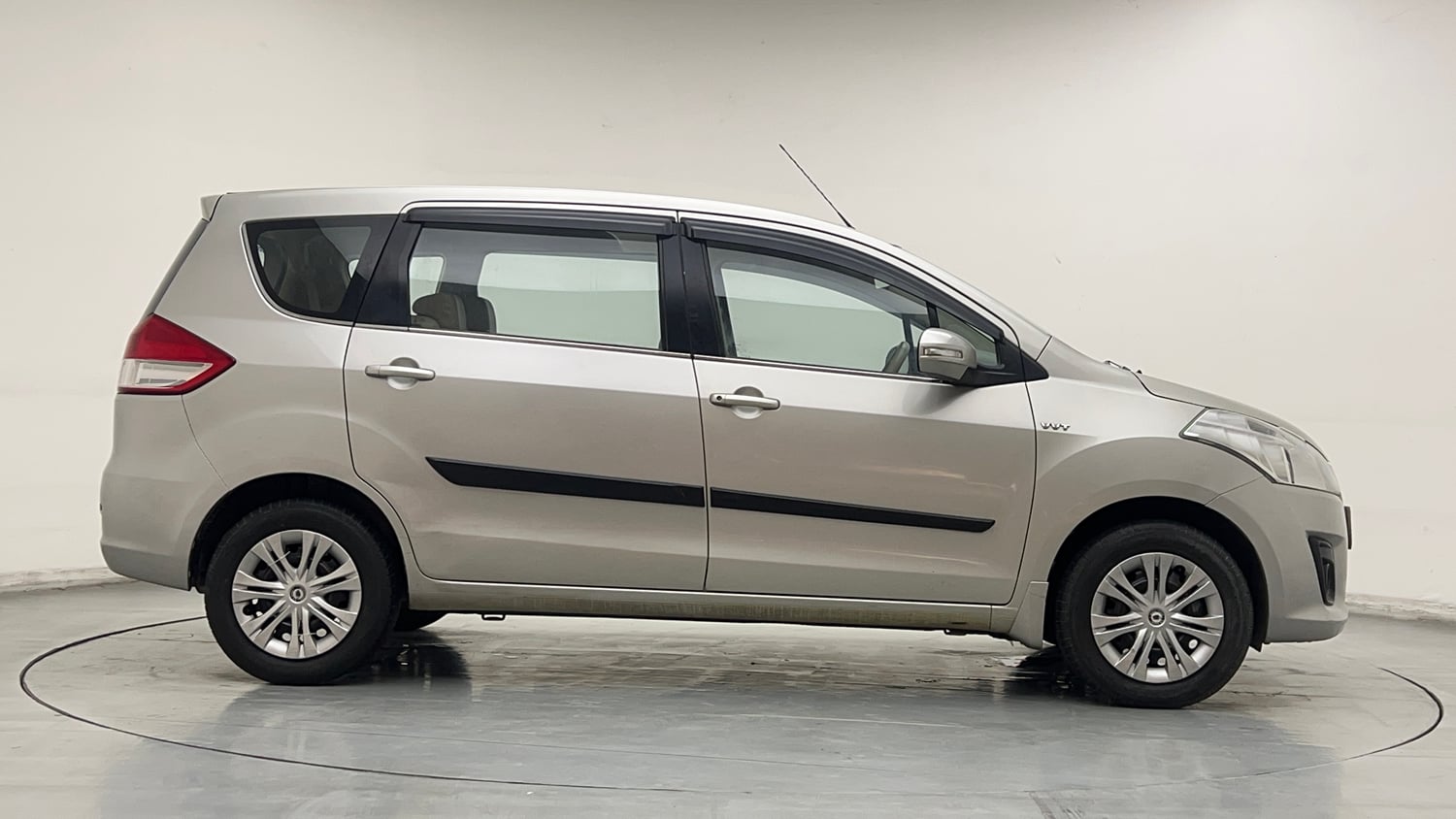 Used 2015 Maruti Suzuki Ertiga Vxi Petrol Manual exterior RIGHT SIDE VIEW
