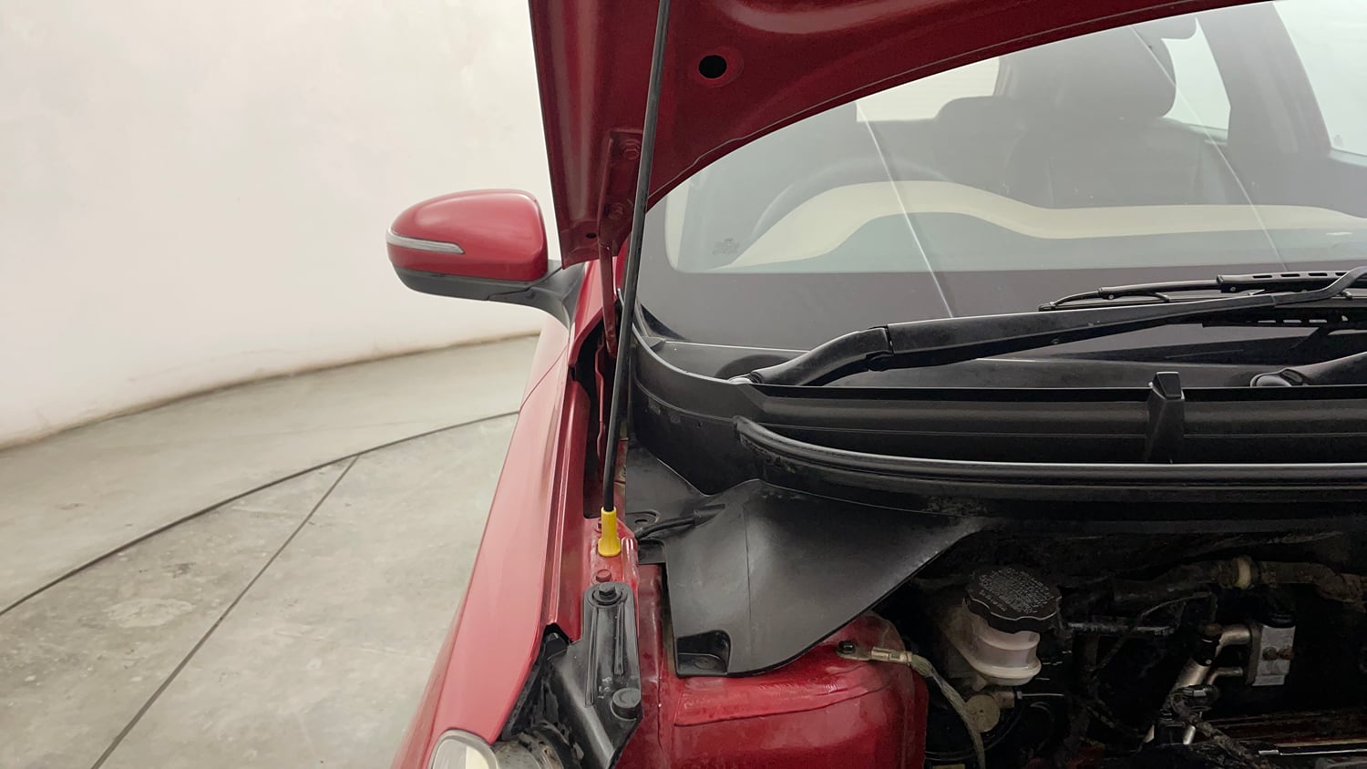 Used 2017 Hyundai Elite i20 Sportz 1.2 Petrol Manual engine ENGINE RIGHT SIDE HINGE & APRON VIEW