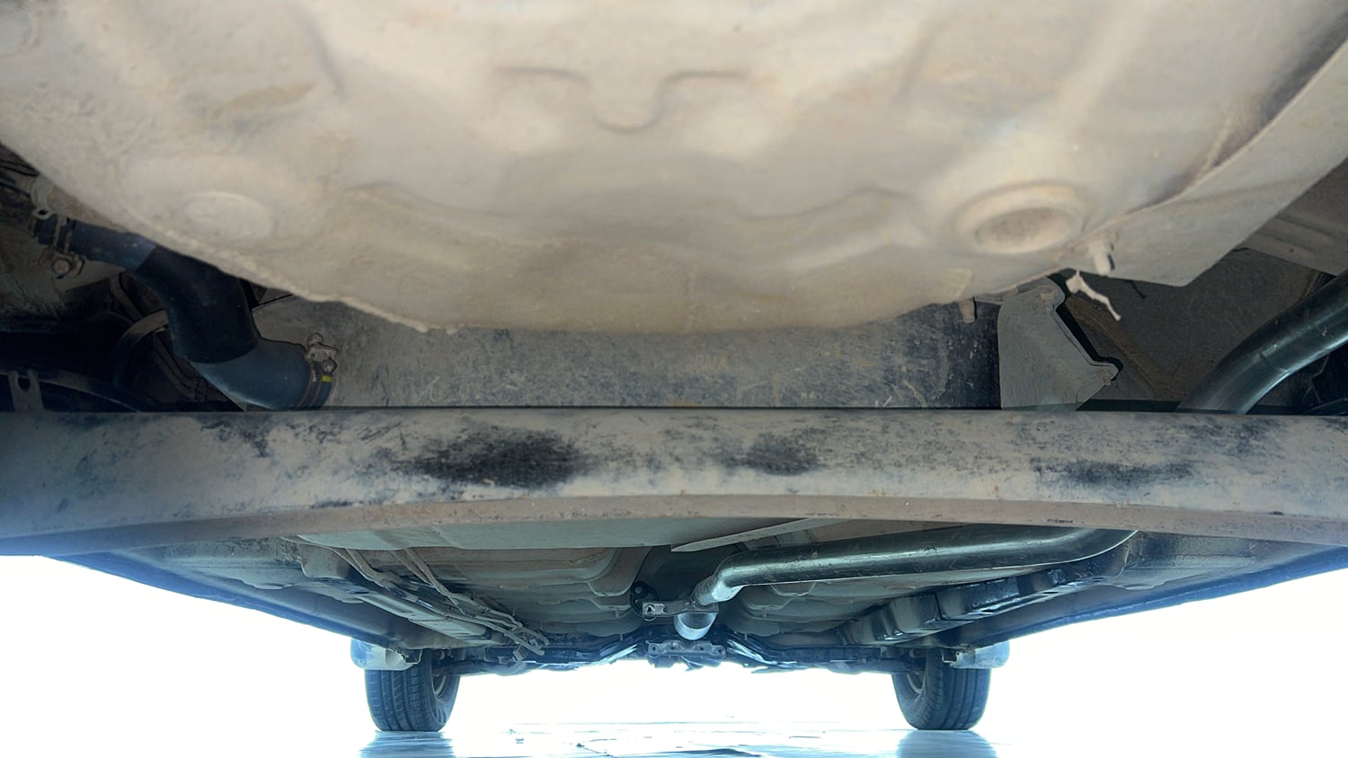 Used 2014 Hyundai i10 Sportz 1.1 iRDE2 Petrol Manual extra REAR UNDERBODY VIEW (TAKEN FROM REAR)