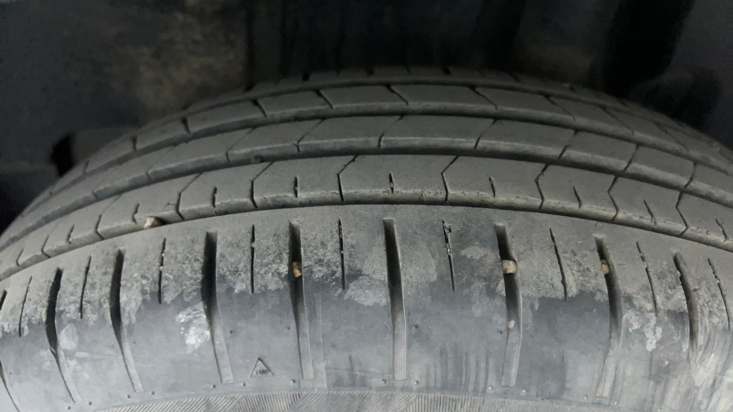 Used 2023 Maruti Suzuki Swift ZXi Plus AMT Petrol Automatic tyres LEFT REAR TYRE TREAD VIEW