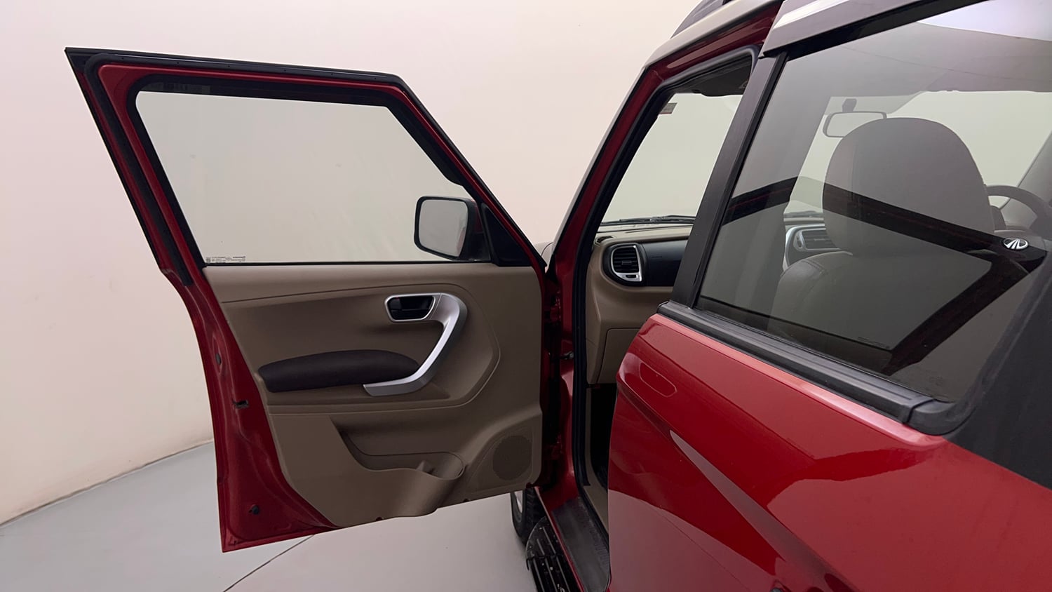 Used 2016 Mahindra TUV300 T8 Diesel Manual interior LEFT FRONT DOOR OPEN VIEW