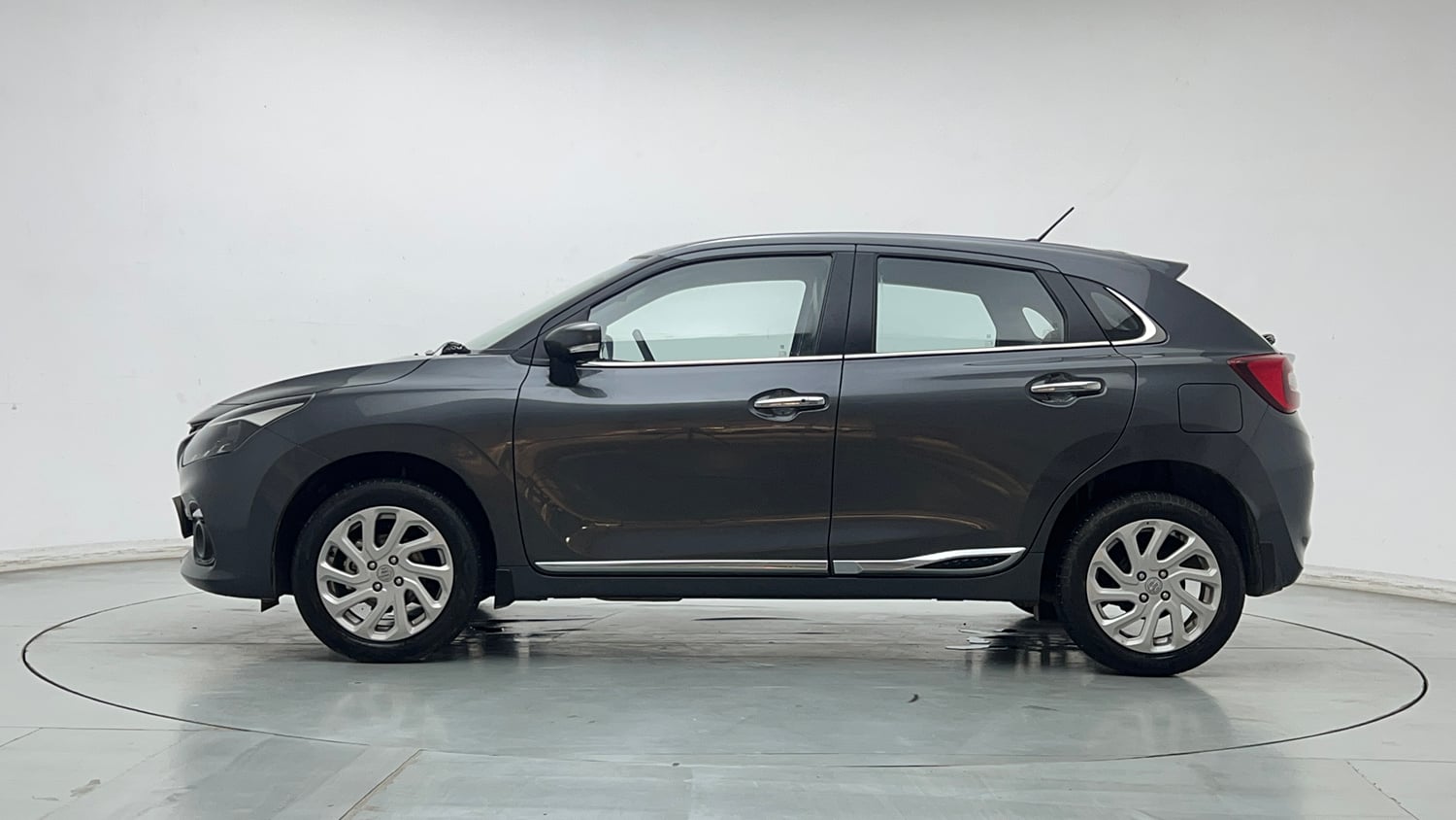 Used 2025 Maruti Suzuki Baleno Zeta MT Petrol Manual exterior LEFT SIDE VIEW
