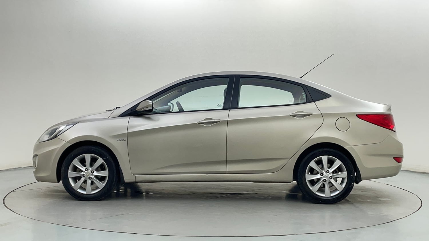 Used 2013 Hyundai Verna Fluidic 1.6 CRDi SX Diesel Manual exterior LEFT SIDE VIEW