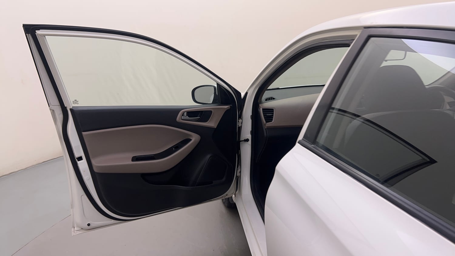 Used 2018 Hyundai Elite i20 Asta 1.2 AT Petrol Automatic interior LEFT FRONT DOOR OPEN VIEW