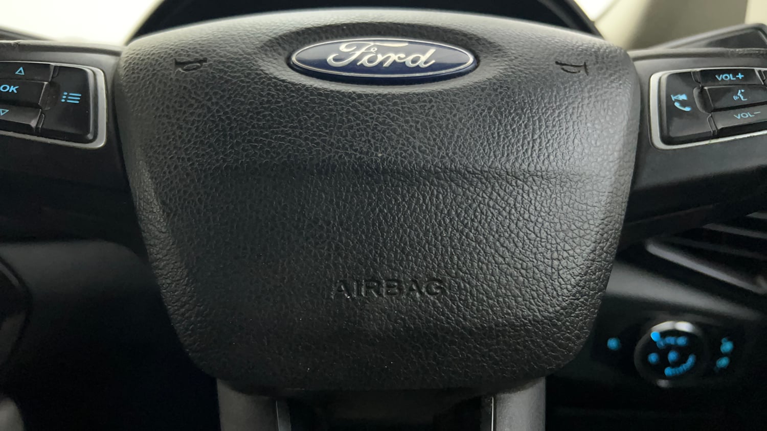Used 2017 Ford EcoSport Titanium 1.5L TDCi Diesel Manual top_features Airbags