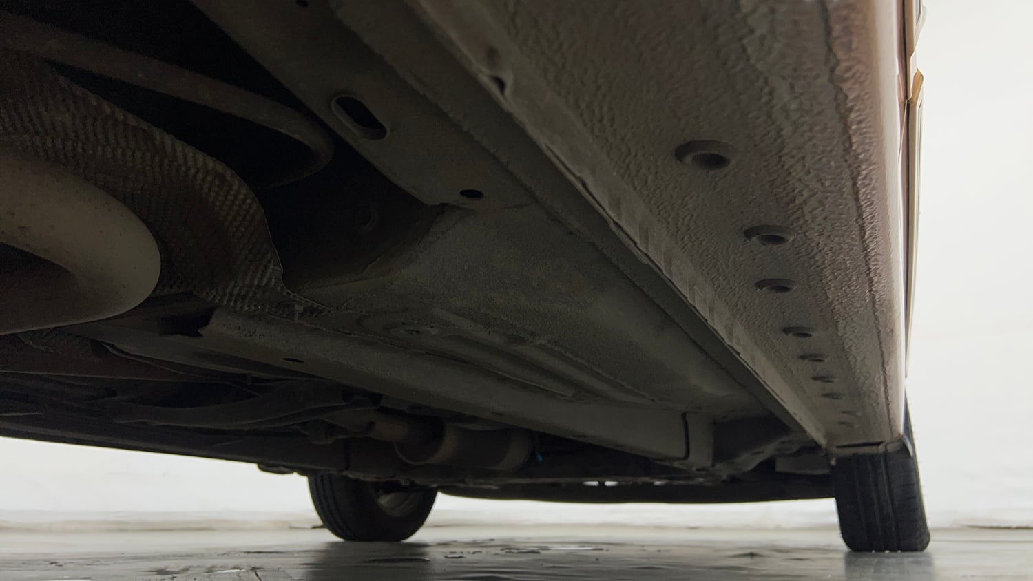 Used 2015 Ford Figo Aspire Titanium 1.5 Ti-VCT AT Petrol Automatic extra REAR RIGHT UNDERBODY VIEW