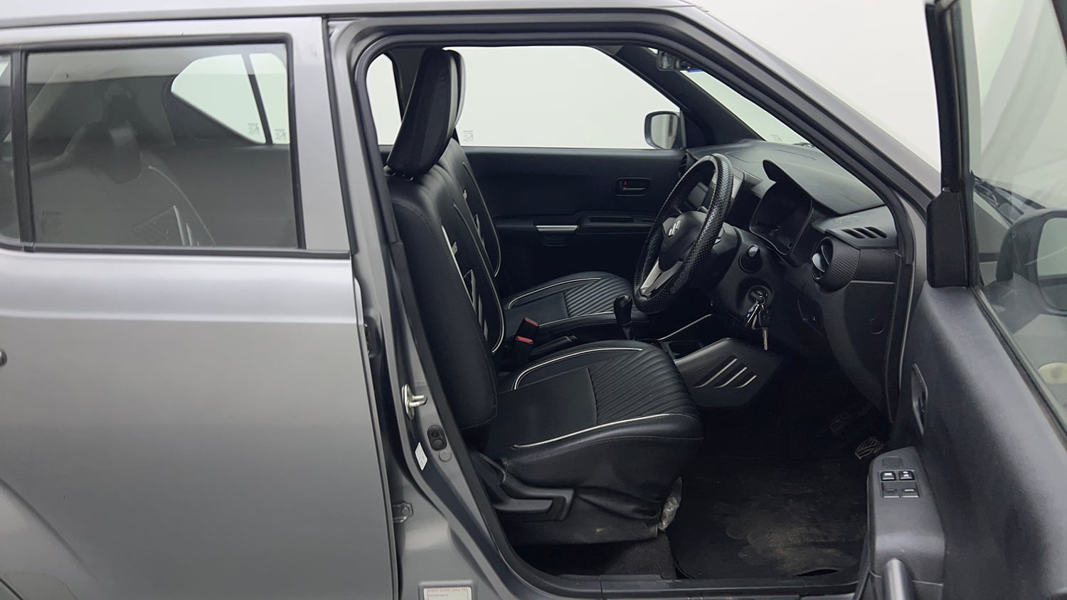 Used 2021 Maruti Suzuki Ignis Sigma 1.2 MT Petrol Manual interior RIGHT SIDE FRONT DOOR CABIN VIEW