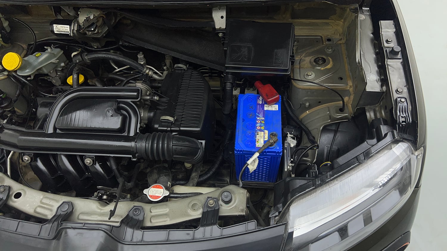 Used 2022 Renault Kwid CLIMBER 1.0 (O) Petrol Manual engine ENGINE LEFT SIDE VIEW