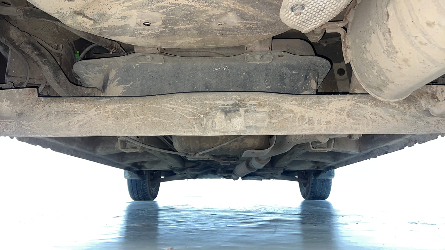 Used 2017 Mahindra KUV100 K6 6 STR Petrol Manual extra REAR RIGHT UNDERBODY VIEW
