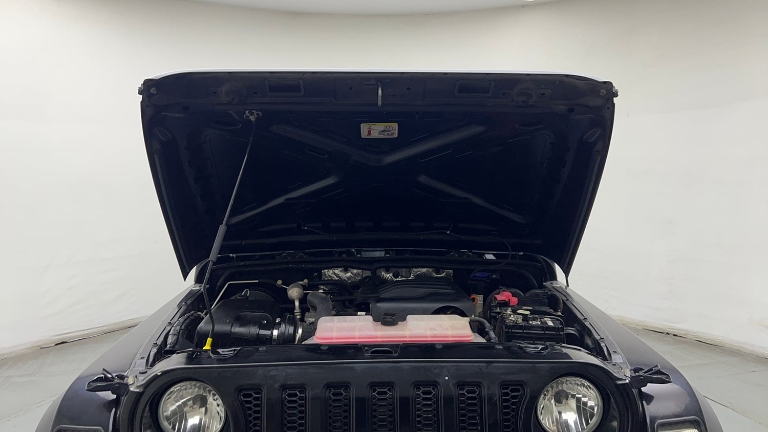 Used 2022 mahindra Thar LX Hard Top Petrol AT 4WD Petrol Automatic engine ENGINE & BONNET OPEN FRONT VIEW