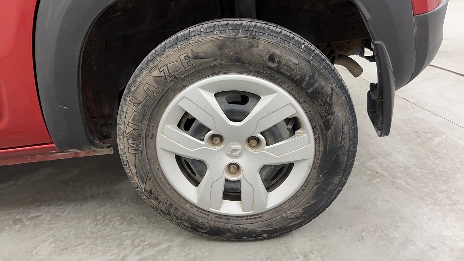 Used 2016 Renault Kwid RXT Petrol Manual tyres LEFT REAR TYRE RIM VIEW