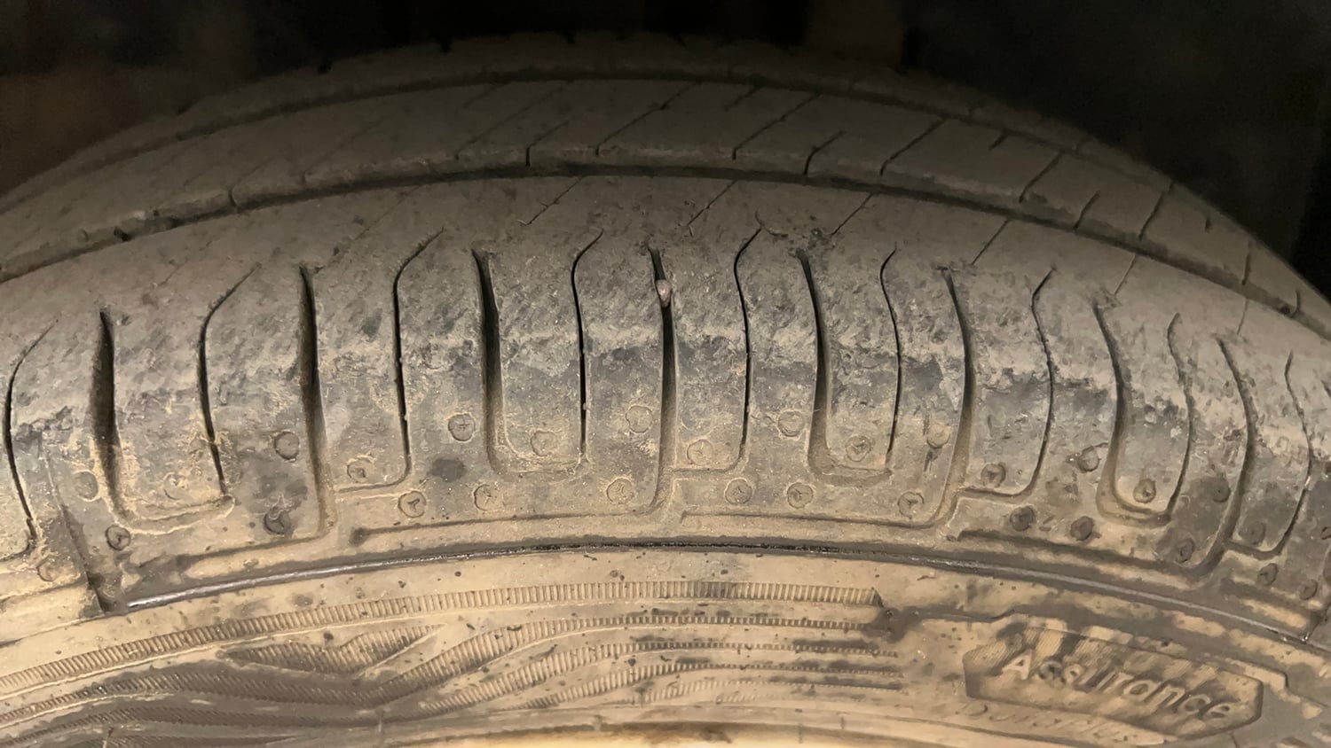 Used 2016 Renault Kwid RXT Petrol Manual tyres RIGHT FRONT TYRE TREAD VIEW