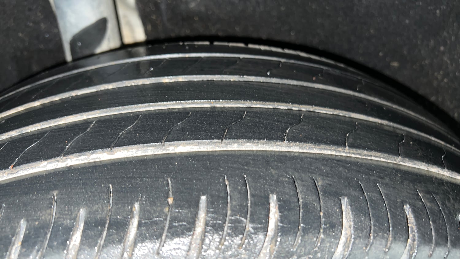 Used 2019 Maruti Suzuki Vitara Brezza [2016-2020] ZDi Plus Diesel Manual tyres RIGHT REAR TYRE TREAD VIEW