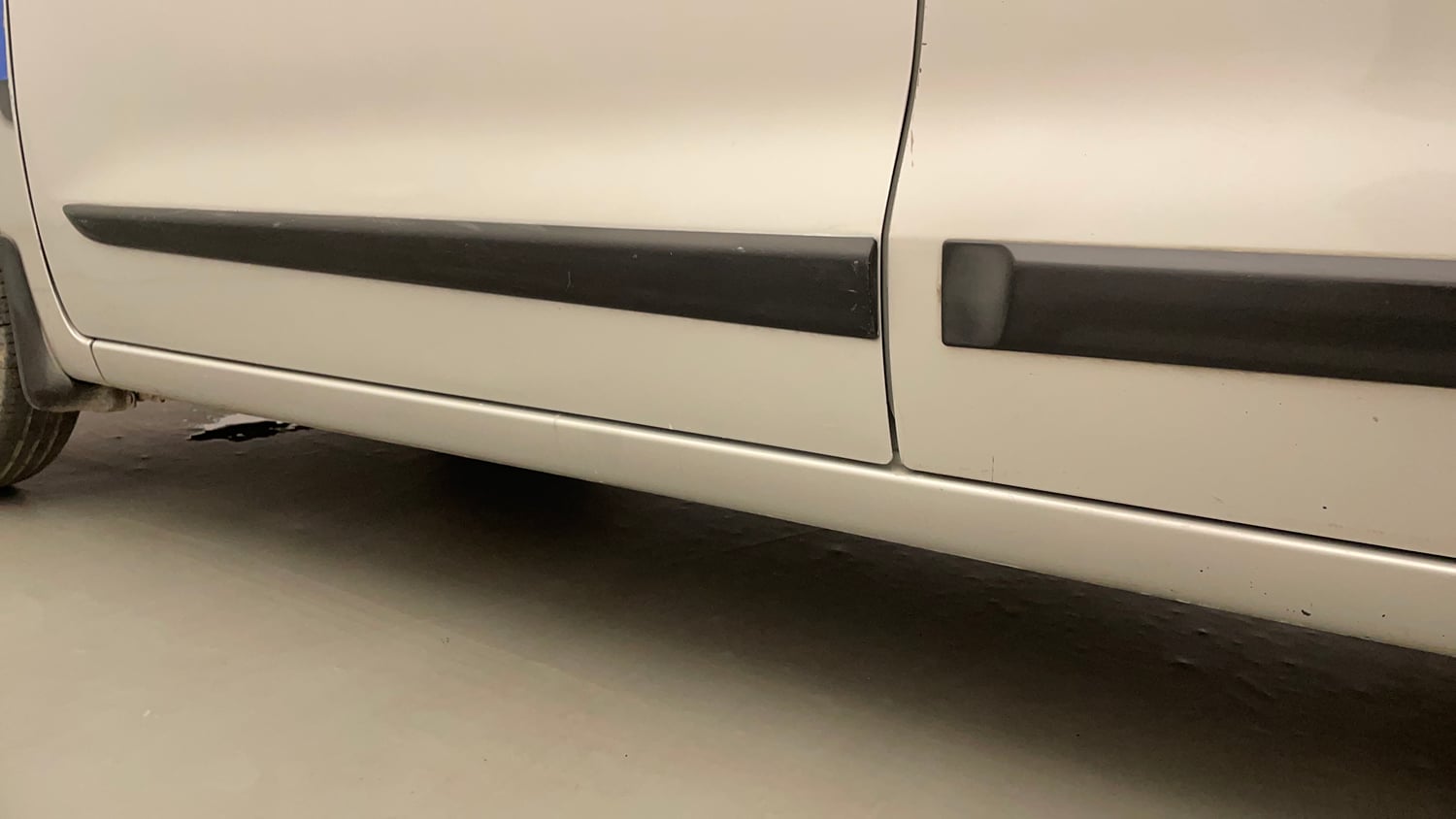 Used 2012 Maruti Suzuki Wagon R LXi Petrol Manual dents MINOR SCRATCH