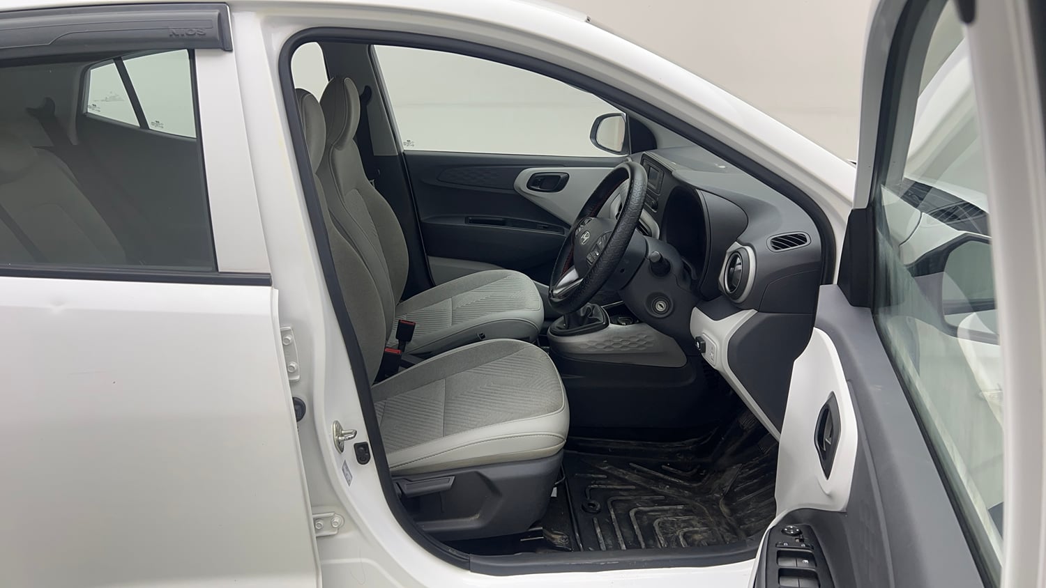 Used 2024 Hyundai Grand i10 Nios Magna 1.2 Kappa Petrol+CNG (Outside Fitted) Cng Manual interior RIGHT SIDE FRONT DOOR CABIN VIEW
