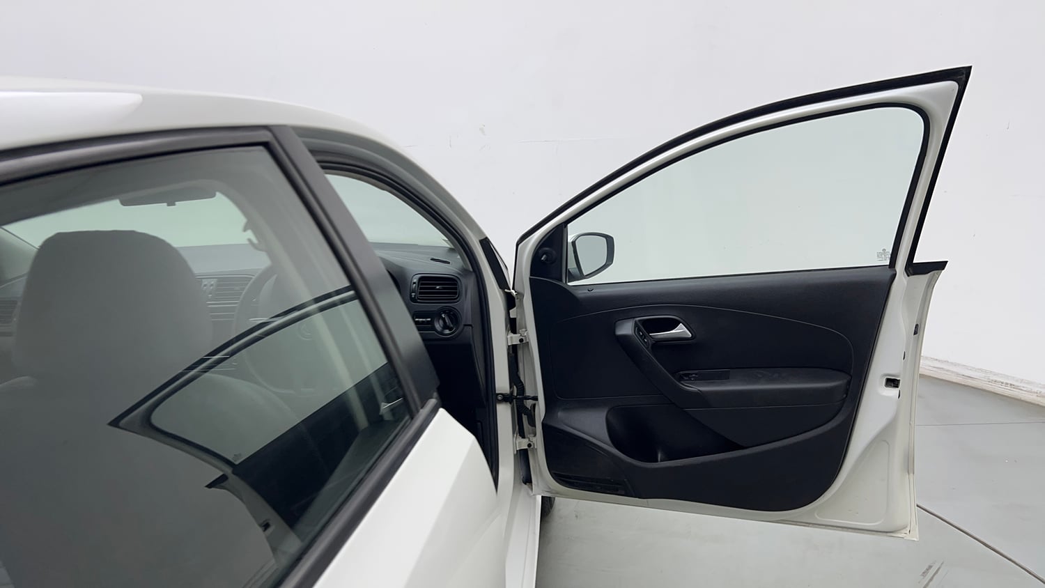 Used 2019 Volkswagen Ameo  1.0 Trendline Petrol + CNG(Outside Fitted) Petrol+cng Manual interior RIGHT FRONT DOOR OPEN VIEW