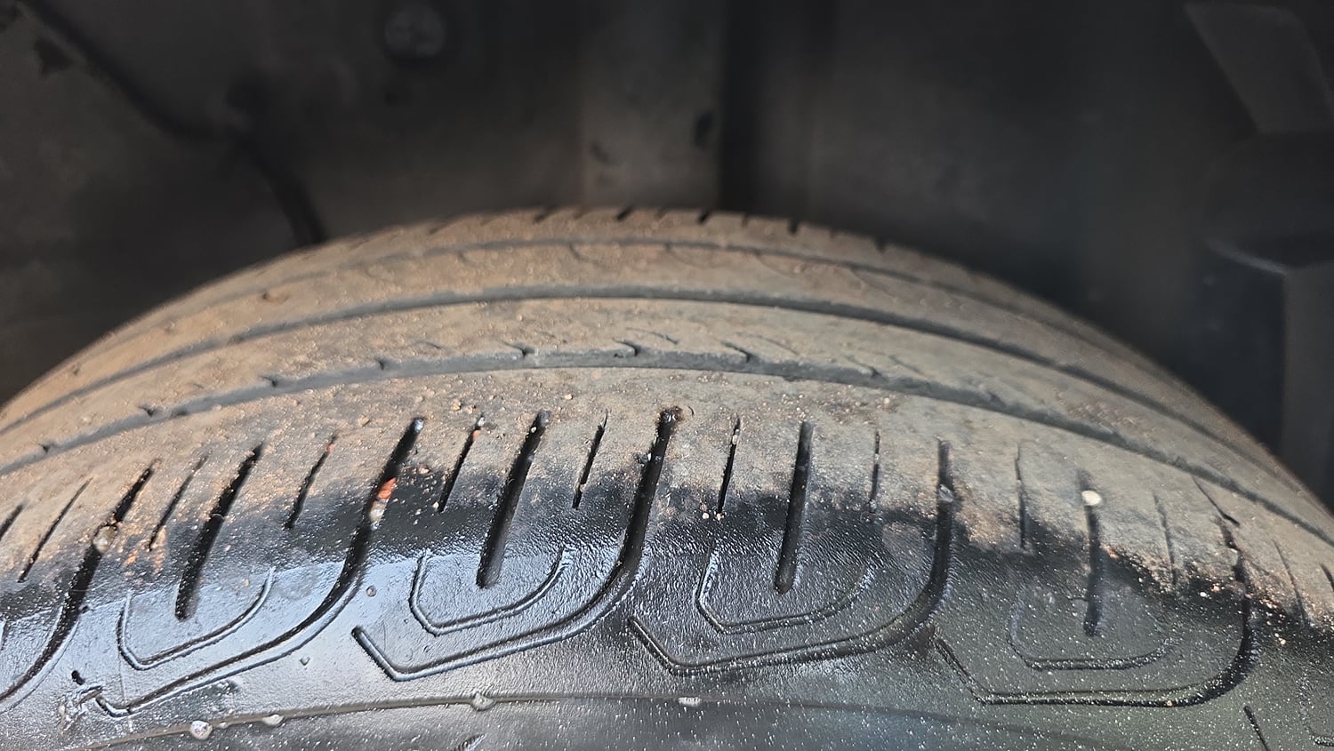 Used 2025 Tata Altroz Racer R2 Petrol Manual tyres LEFT REAR TYRE TREAD VIEW