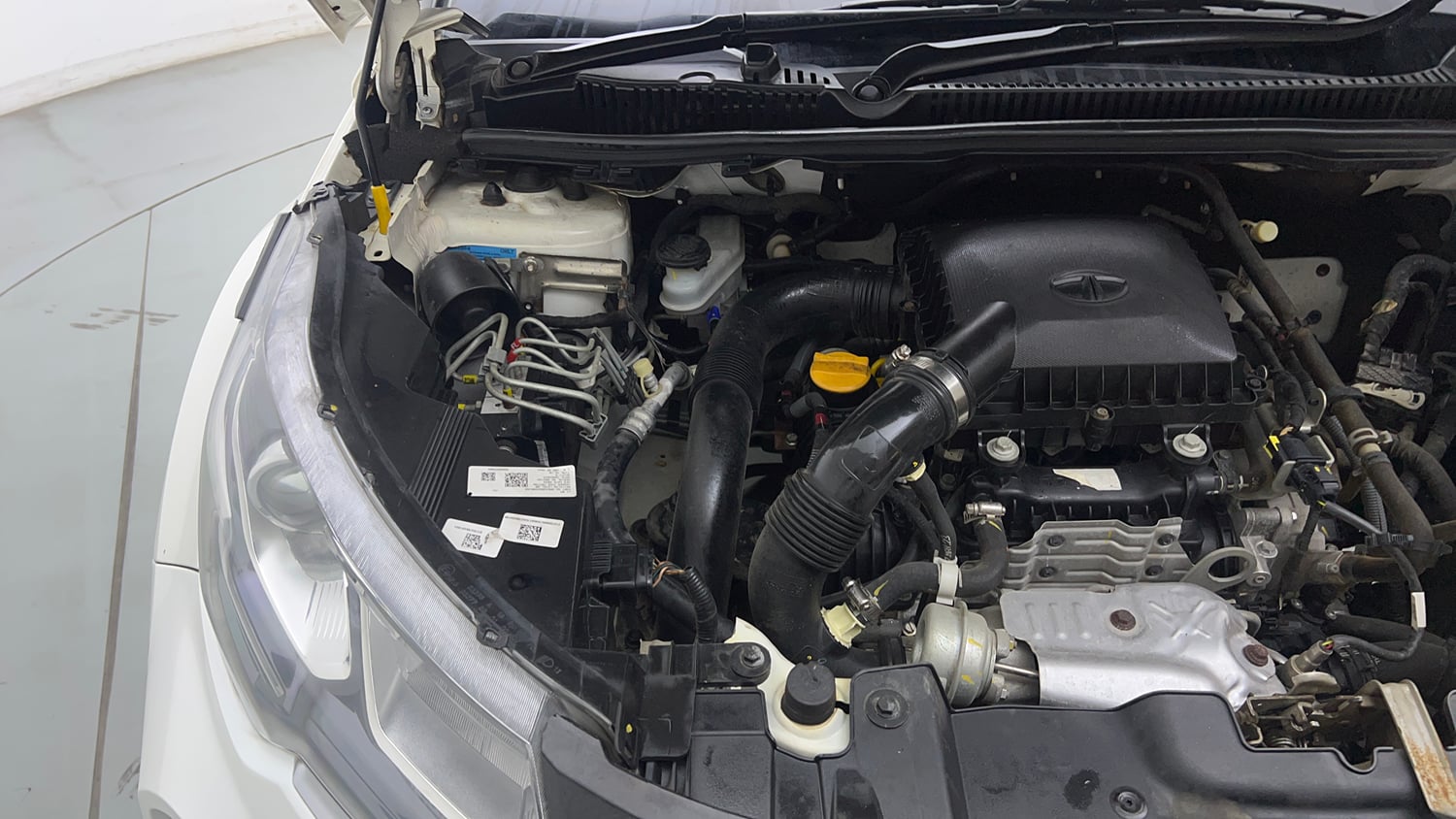 Used 2023 Tata Nexon XE Petrol Manual engine ENGINE RIGHT SIDE VIEW